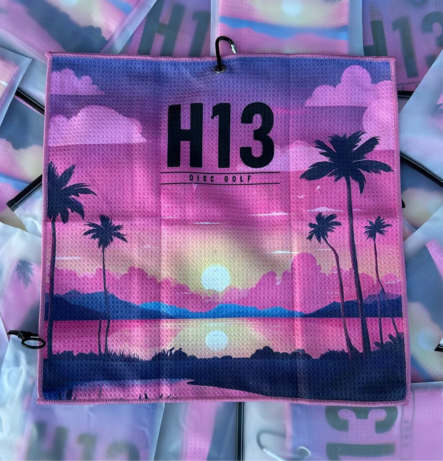 HOLE 13 DISC GOLF PARADISE WAFFEL TOWEL product image (1)