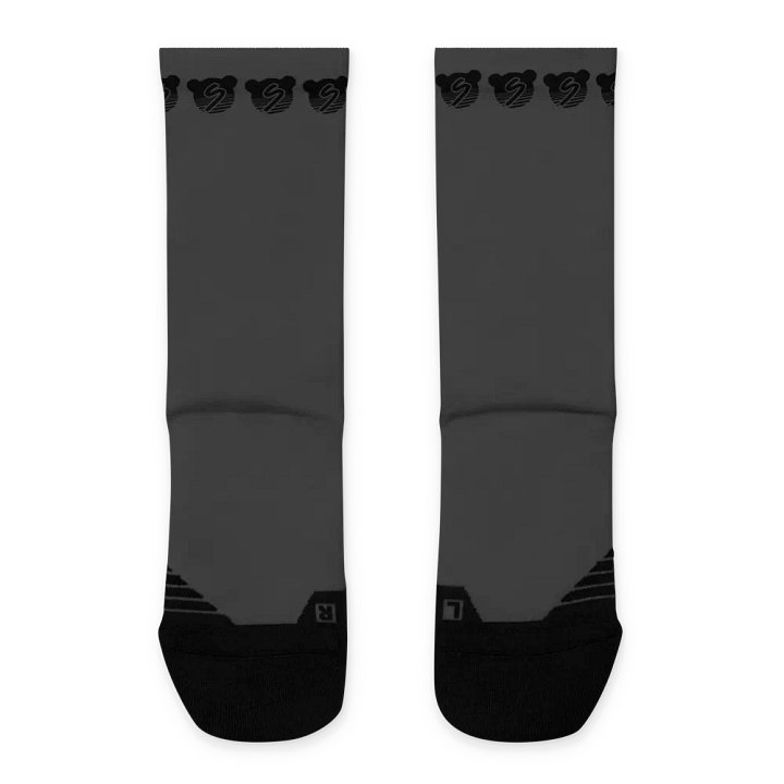 minimal basketball socks product image (2)