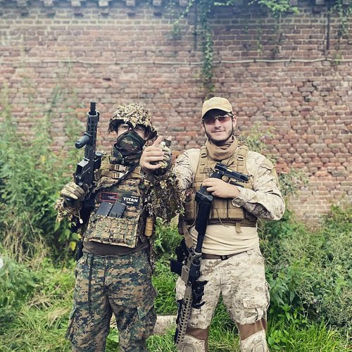 Teamwork makes the dream work.
@watshara_vdb @thomas.vandenbossche.9

#airsoftteam #airsoft #airsoftbelgium #airsoftnation #c...