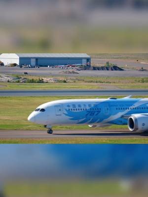 China Southern Boeing 787-9 Dreamliner landing at Helsinki Airport ✈️🇫🇮 What a beautiful arrival into EFHK! #planespotting  #aviationtiktok  #dreamliner  #helsinkiairport  #boeing787 