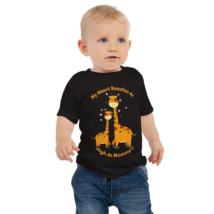 Mommy's Heart Giraffe Baby Tee product image (1)
