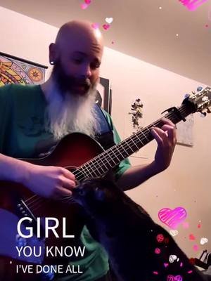 Ty Christian from @lordsofthetrident has a singing course, and Heather bought it for me. Finally going to gain control over the fear demons, but first we have to do a Control Experiment to show where I am at before I begin the course. Pixie agreed to simulate the Audience so that the experience would be authentic.