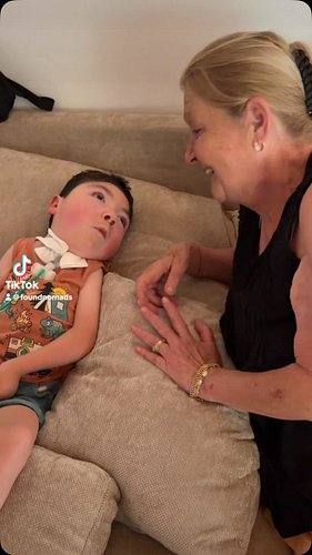 So much love with my family in Miami. Just relaxing after all the crazy driving. So happy to be here 💙 #izaiahsjourney #famil...