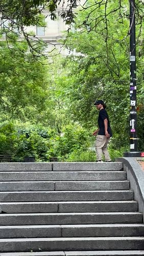 A little #brooklynbanks clippy-doo. Had a great day skating with the new homies @anamariafallatoro @vernlaird , thanks for 🎥 ...