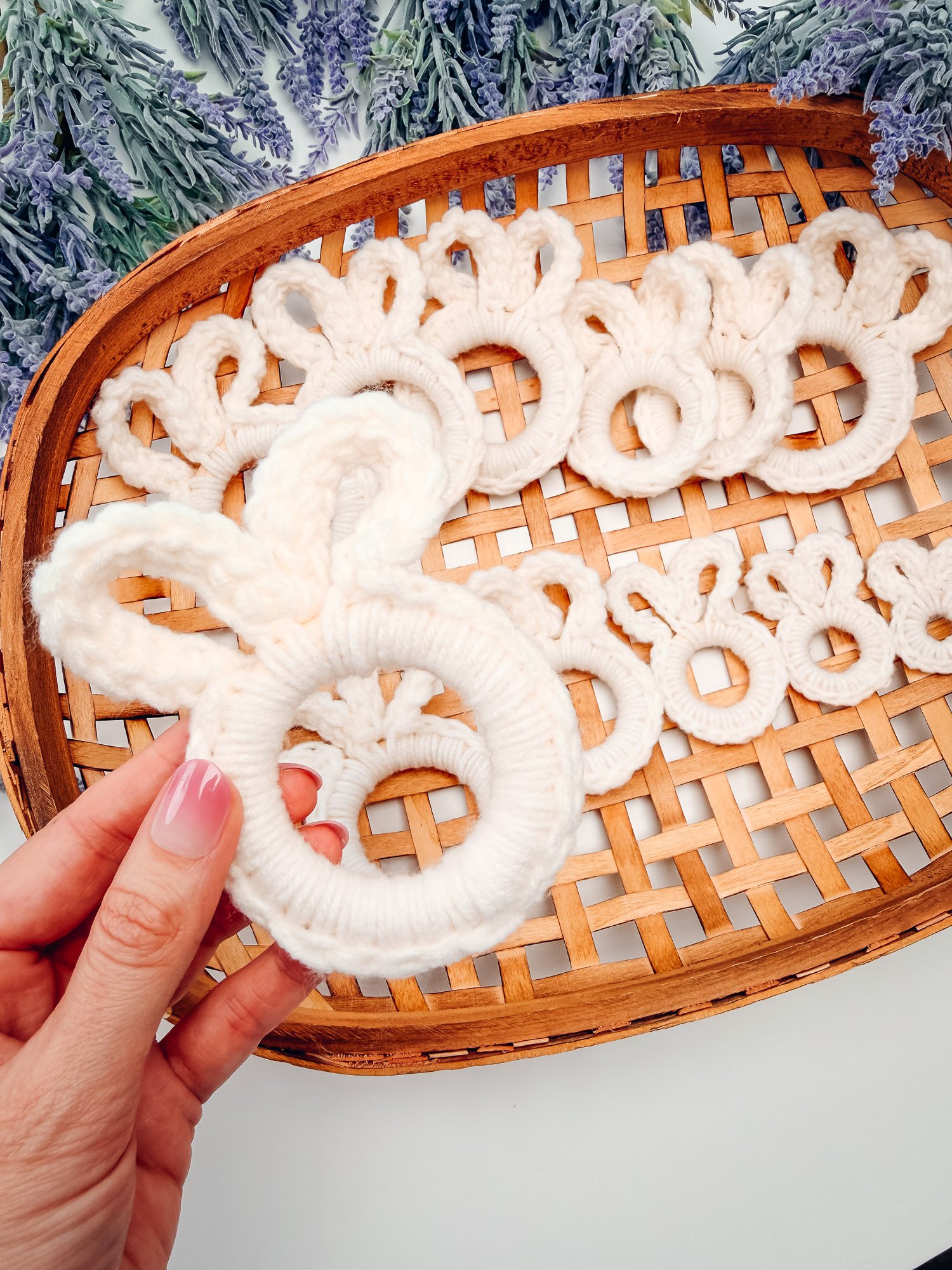 Carrots & Cottontails Crochet Garland & Napkin Rings product image (7)