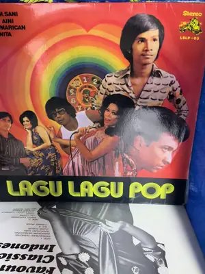 Malay & Indonesian Vinyl for sale #creatorsearchinsights #investinvinylsleeves 