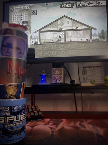 Enjoying my Friday with some #gfuel and #mewgenics 🐱

What are you doing today??
