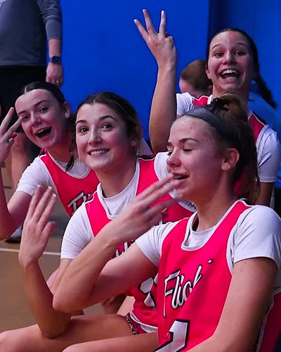 @paflightnorth plays very well together 🔥 They play unselfish basketball and get after it defensively 💪