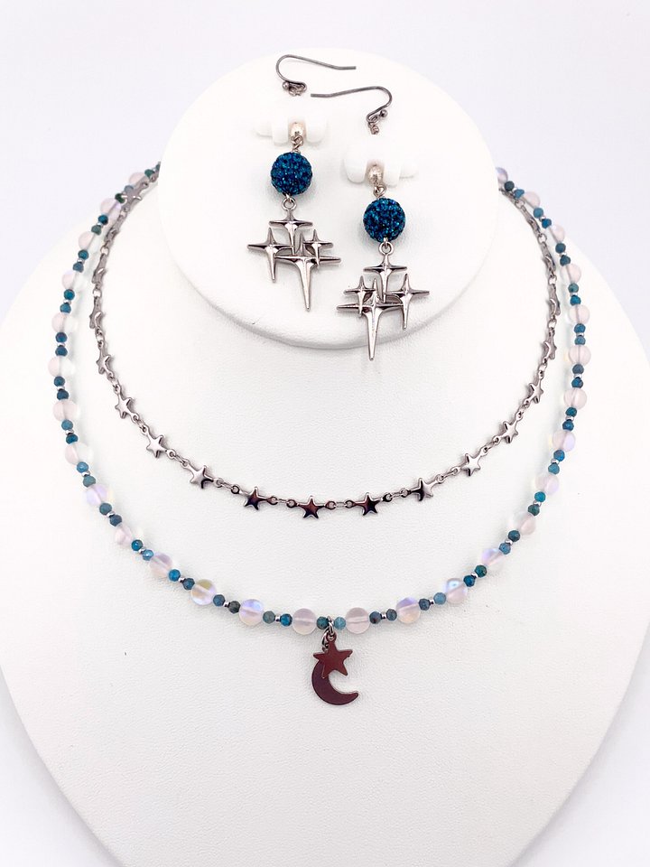 Quartz Polar Bear, Teal Sparkle Earrings product image (2)