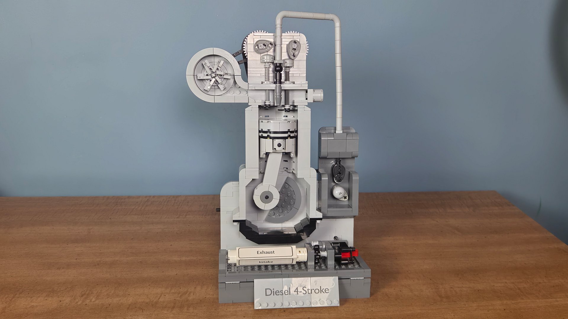 Diesel 4-Stroke Explainer Engine MOC Instructions product image (1)
