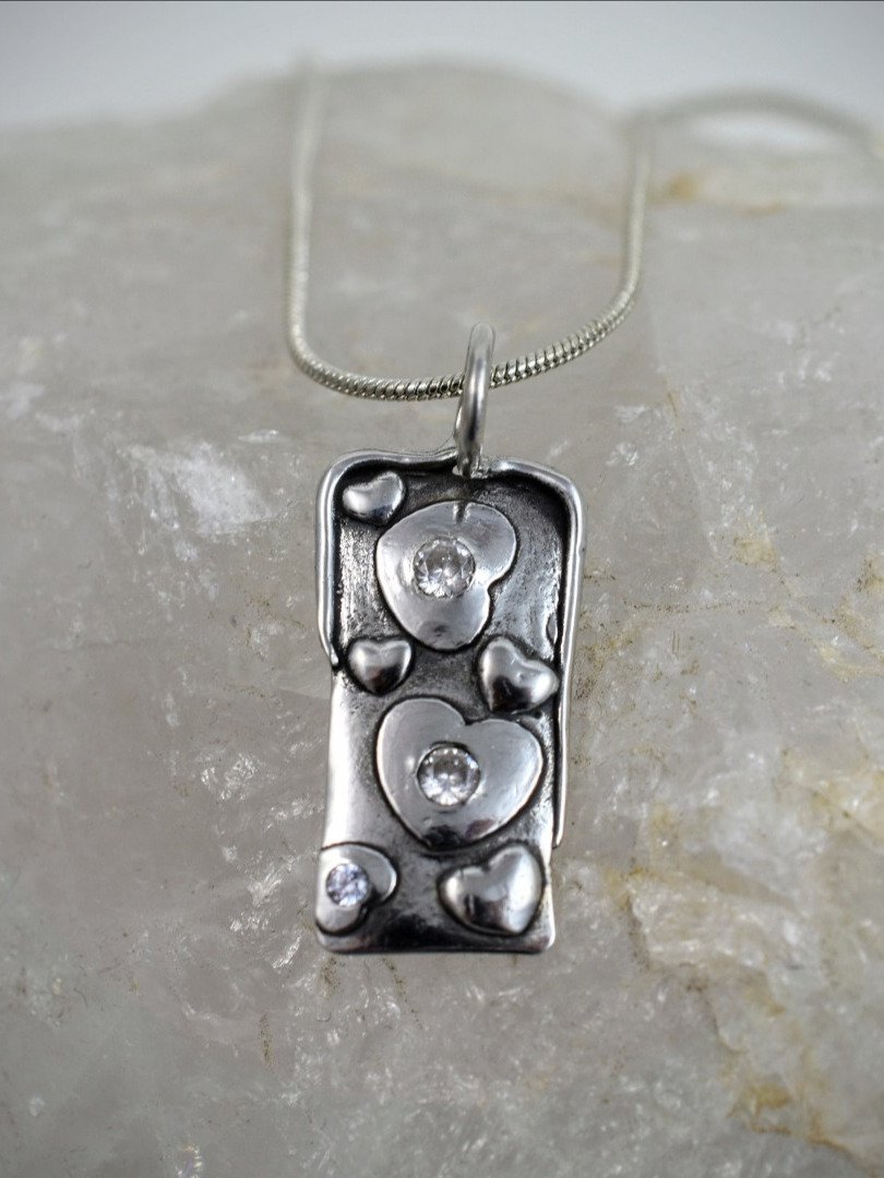 Hearts pendant product image (1)