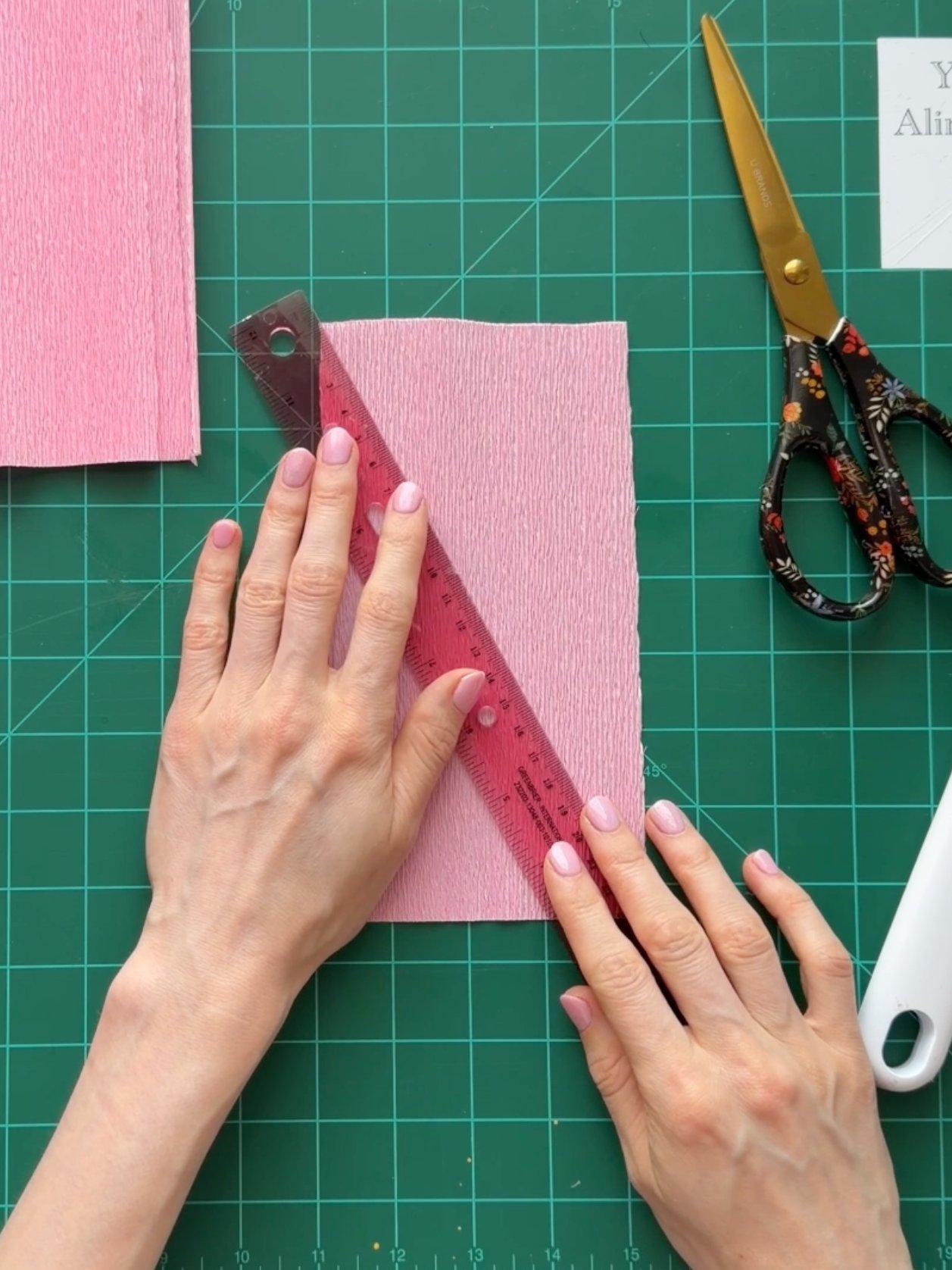 DIY Giant Crepe Paper Lily Flower: 3 sizes Templates from Video Tutorial + Materials Checklist product image (2)