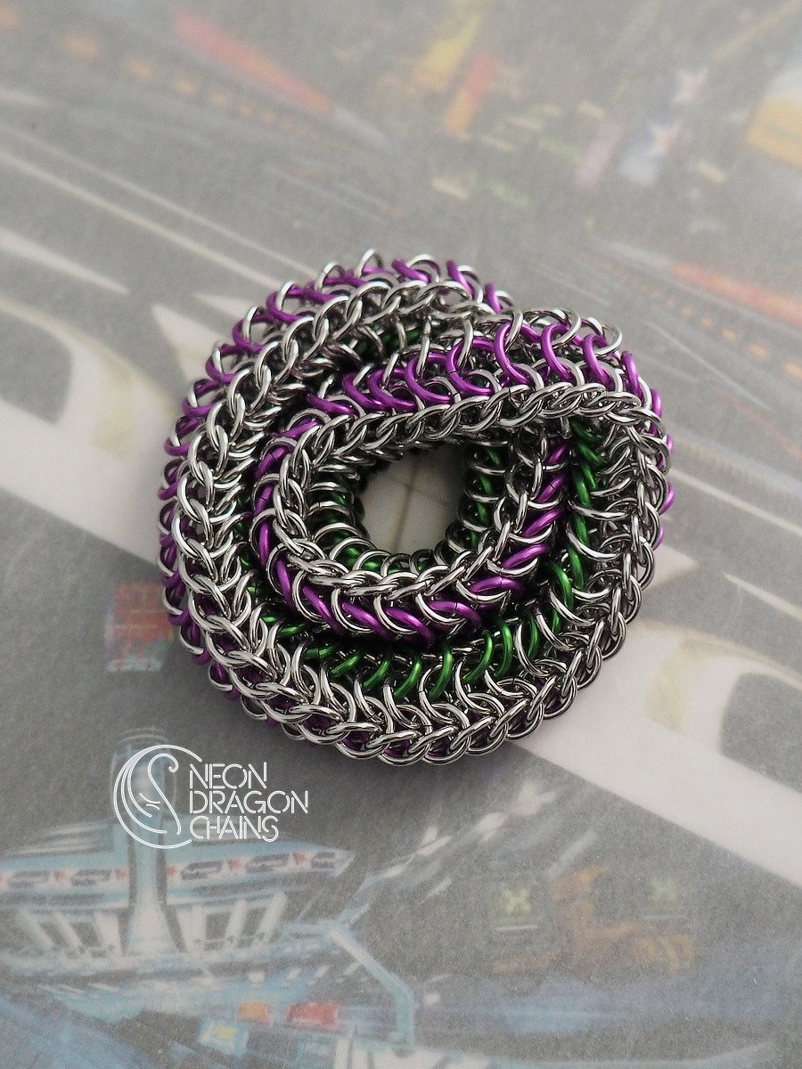 Mobius Fidget Toy / Green Purple Stripes product image (4)