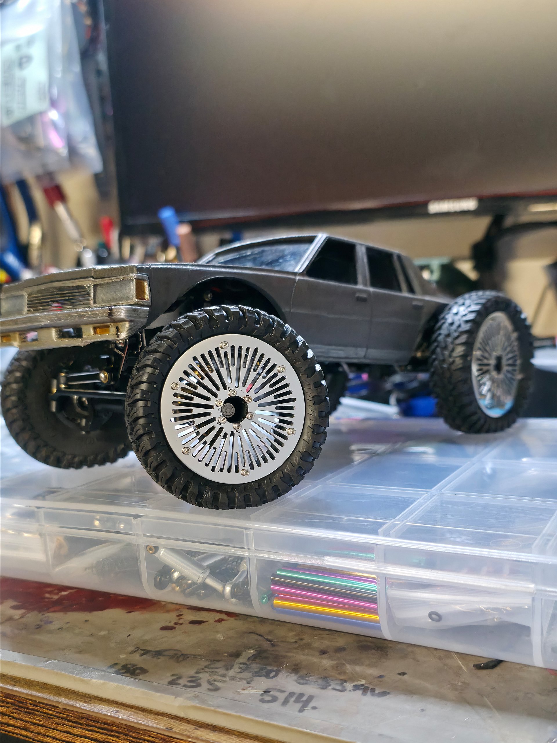 1.8 mofo valowrider collab wheels product image (1)