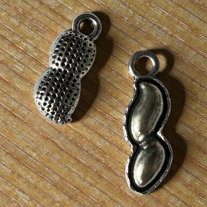 Peanuts Whinny Winners Braid and Bridle Charms for Horses | Little Shop of Ponies product image (1)