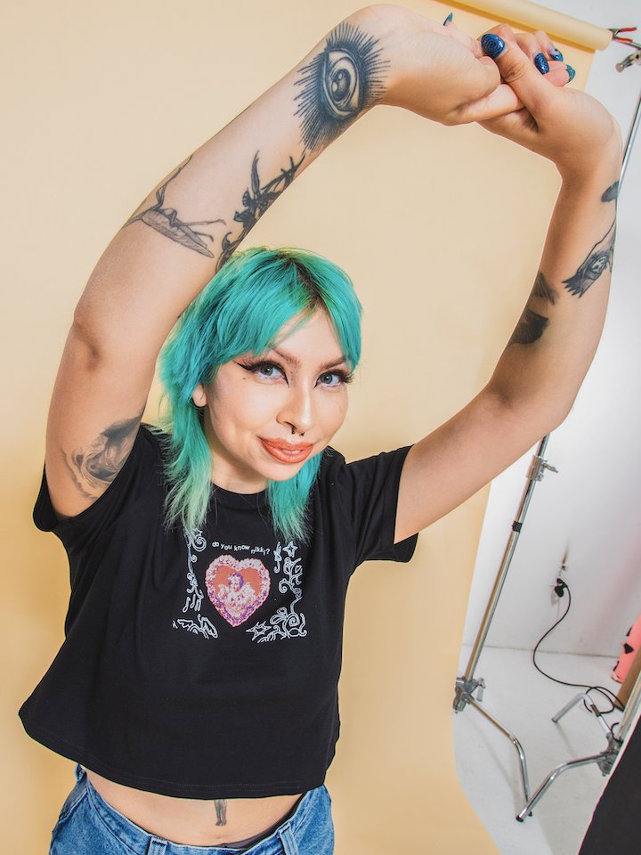 Heart Tee - Black product image (3)