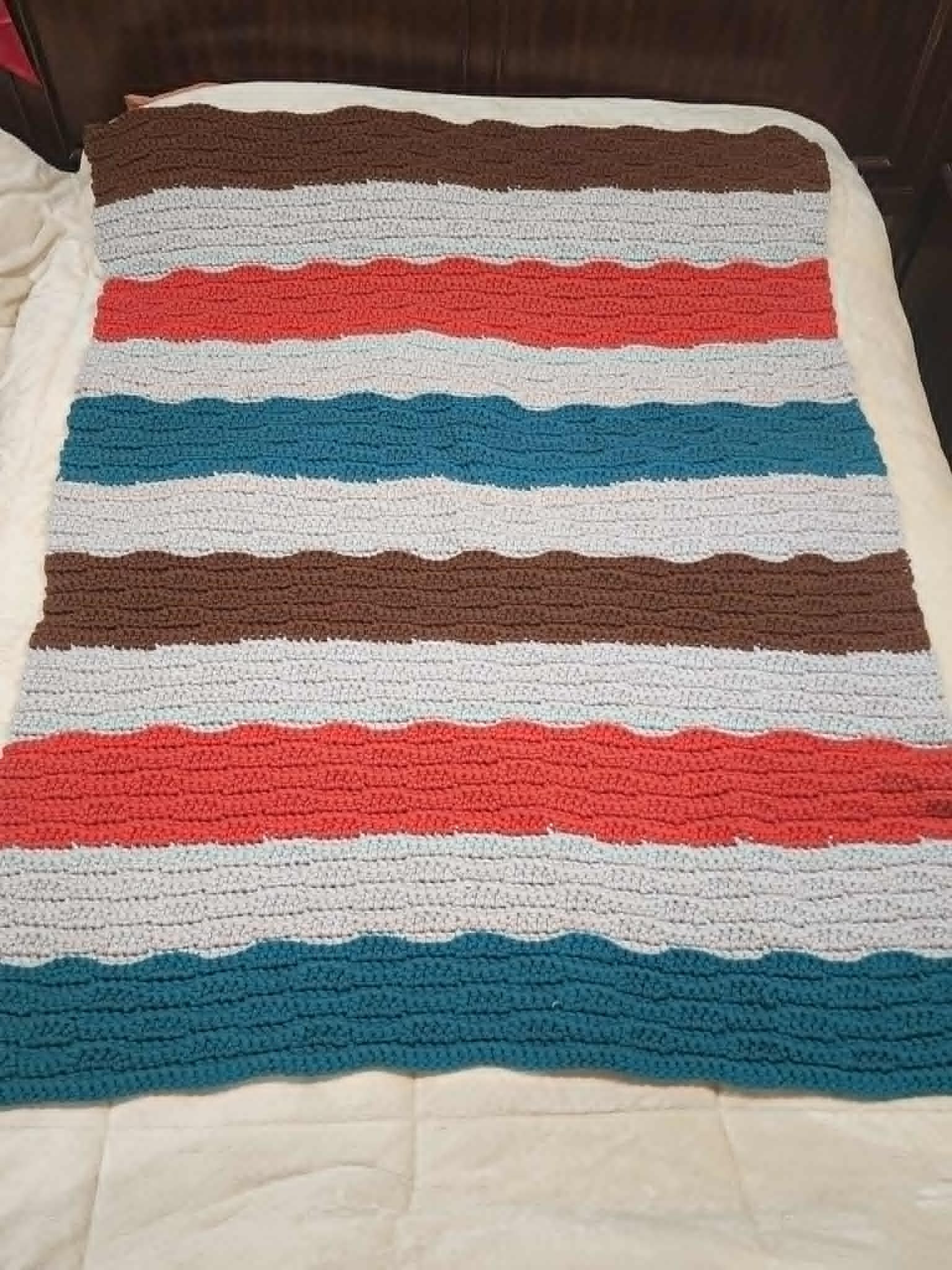 Wave Throw Blanket product image (3)