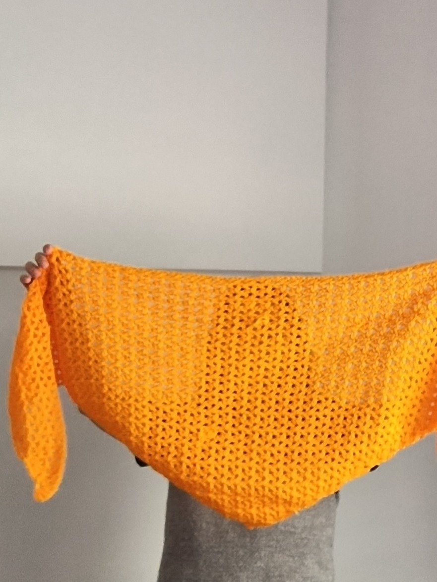 Triangular V still shawl crochet pattern product image (4)