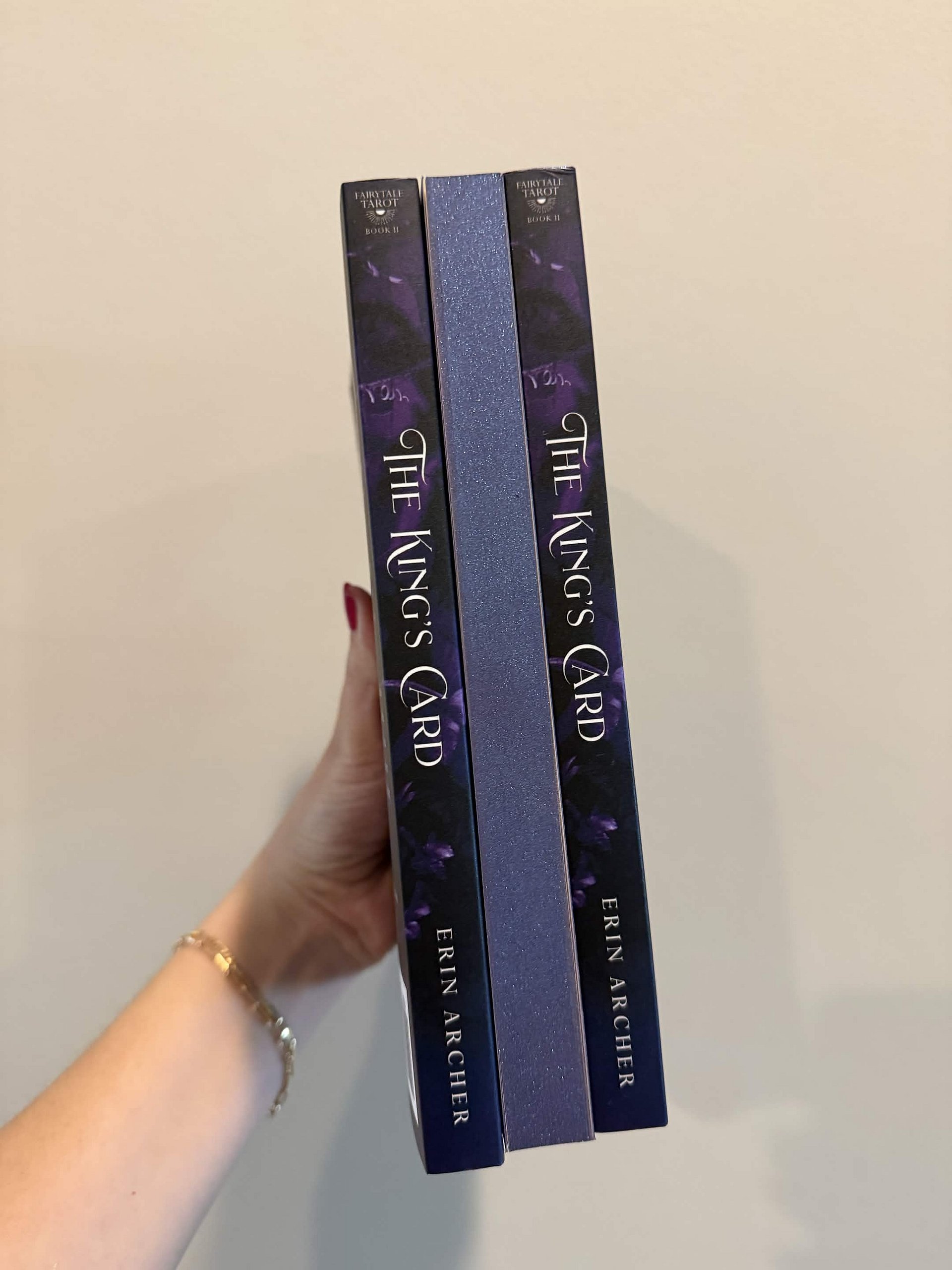 The King's Card Signed Paperback SPRAYED EDGE product image (4)