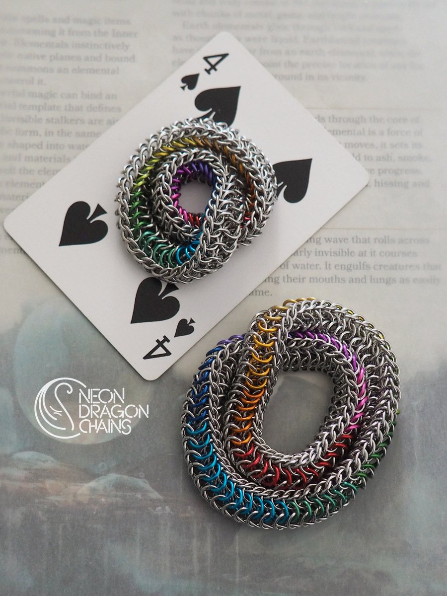 Mobius Fidget Toy / Rainbow Chrome product image (2)