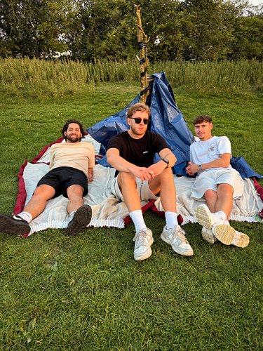 Never going camping again… 😭😭😭

New vid out now - watch it, or else.