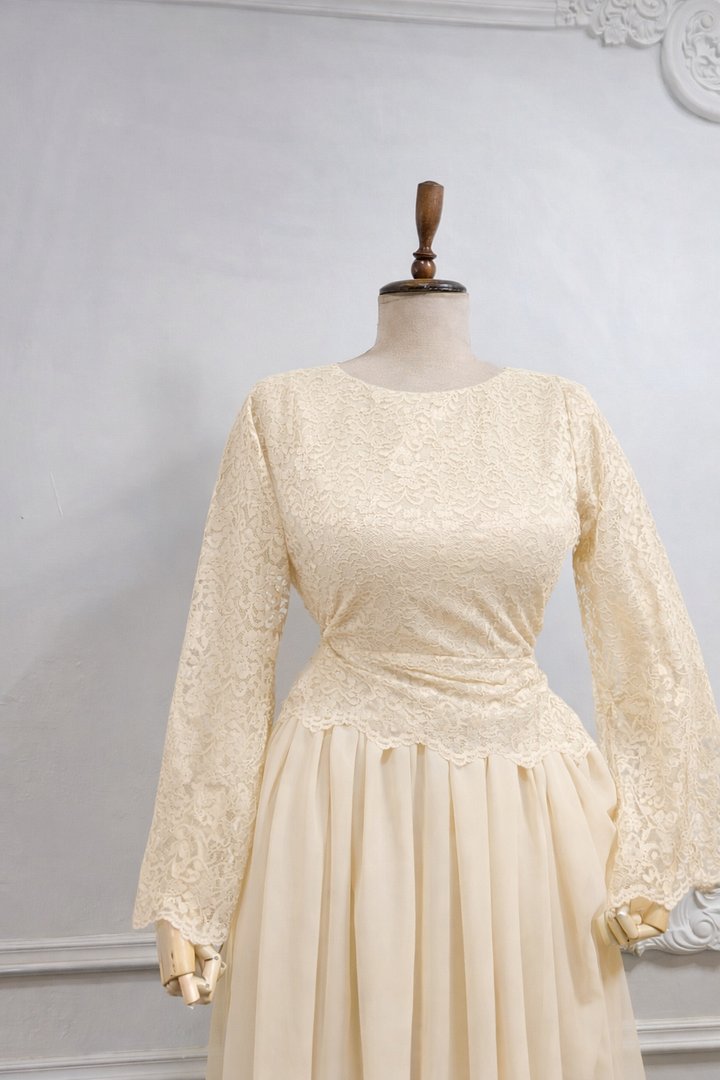 Luxury dress product image (2)