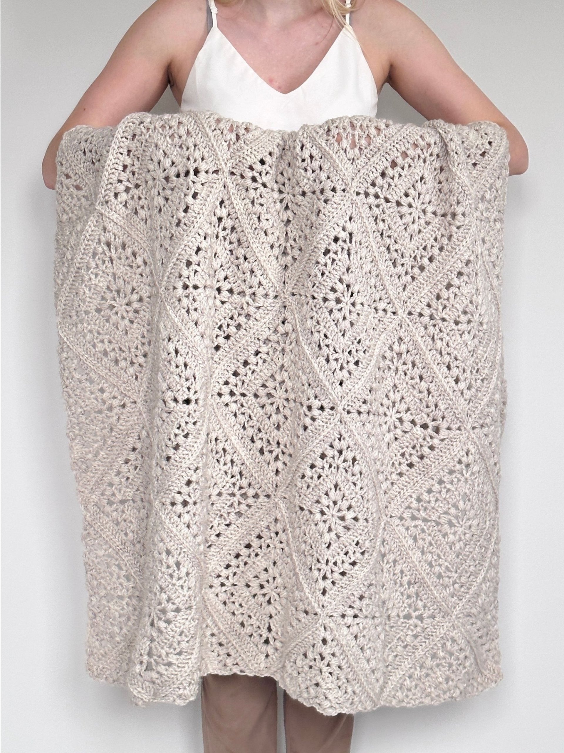 Tulip Square Throw product image (1)