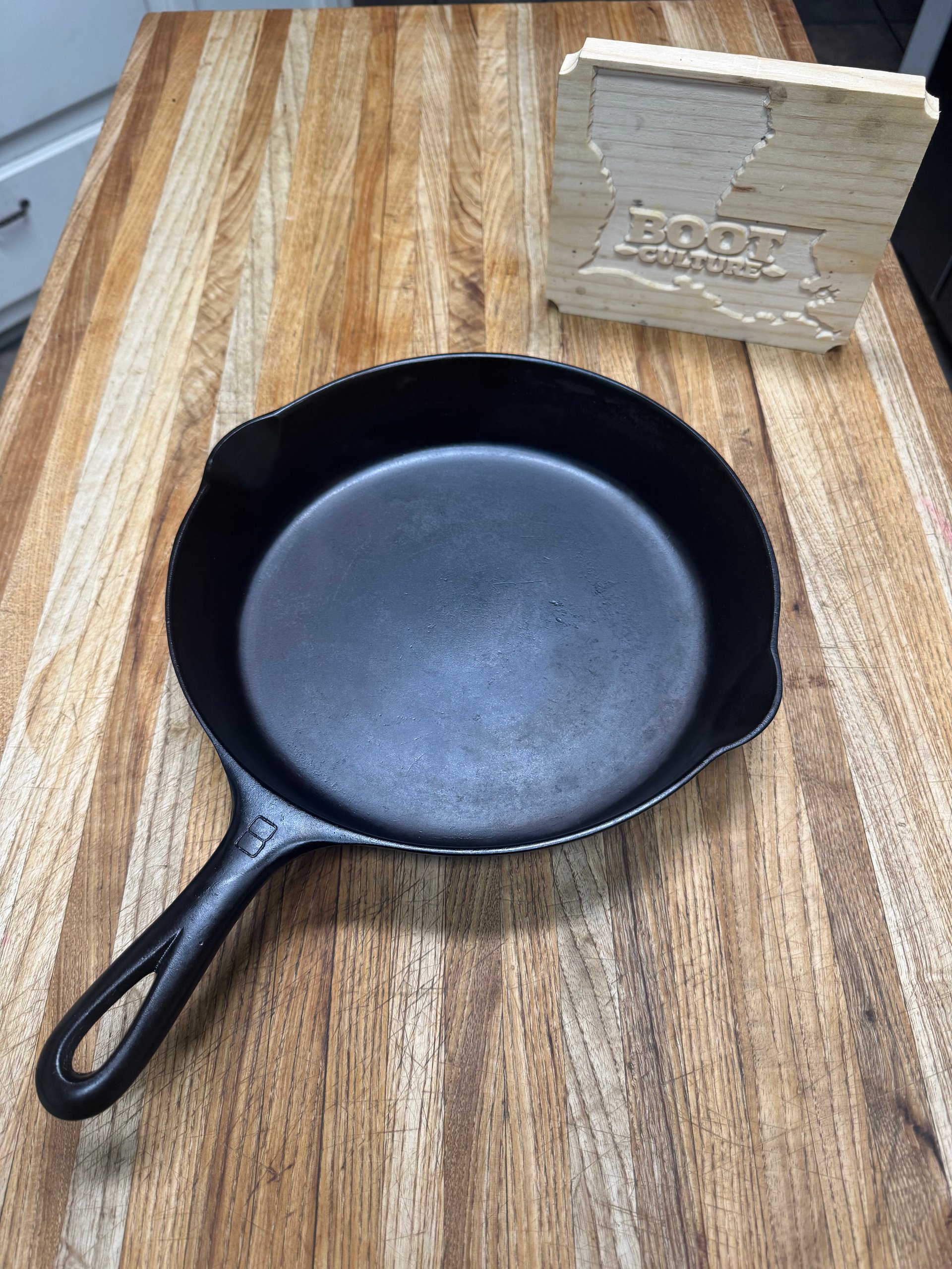 Vintage Griswold #8 SBL Skillet (SOLD) product image (2)