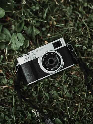 This camera makes me want to shoot more, not scroll more. The X100VI is just right. 😮‍💨

@fujifilmx_ca
