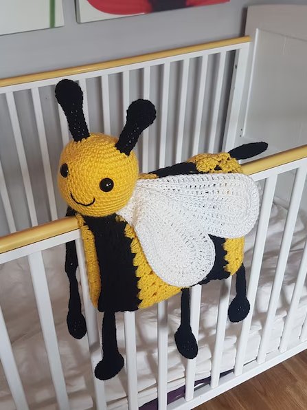 Happy Bee Folding Baby Blanket Crochet Pattern PDF - Crafting Happiness product image (1)