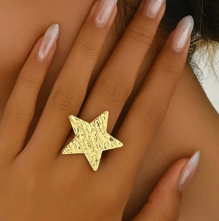 ‎ خاتم نجمة ذهبي مفتوح قابل للتعديل للنساء ✨ product image (1)