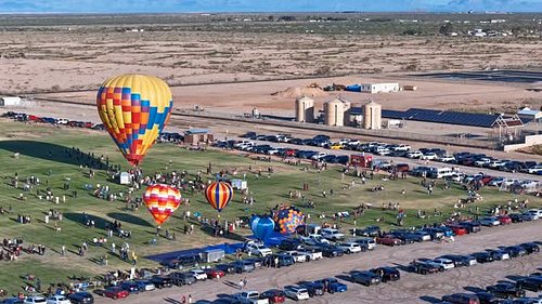 The Land of Enchantment doing what it does best. 🎈

A New Mexico morning as the sky over Alamogordo fills with balloons.

Onl...