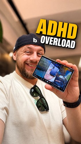 ADHD Porno! Multitasking mašina! To je nový #GalaxyZFold8 😅 @geekboy.cz za kamerou i na kameře… 👏🏻

@samsungczsk