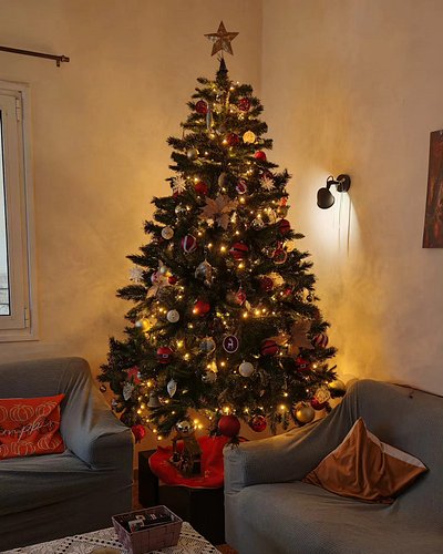 Στολίσαμε και φέτος!! 🎄🎅 🎁 
Ευχόμαστε οι γιορτές να είναι γεμάτες χαρές και ξέγνοιαστες στιγμές με τους αγαπημένους σας ανθρώ...