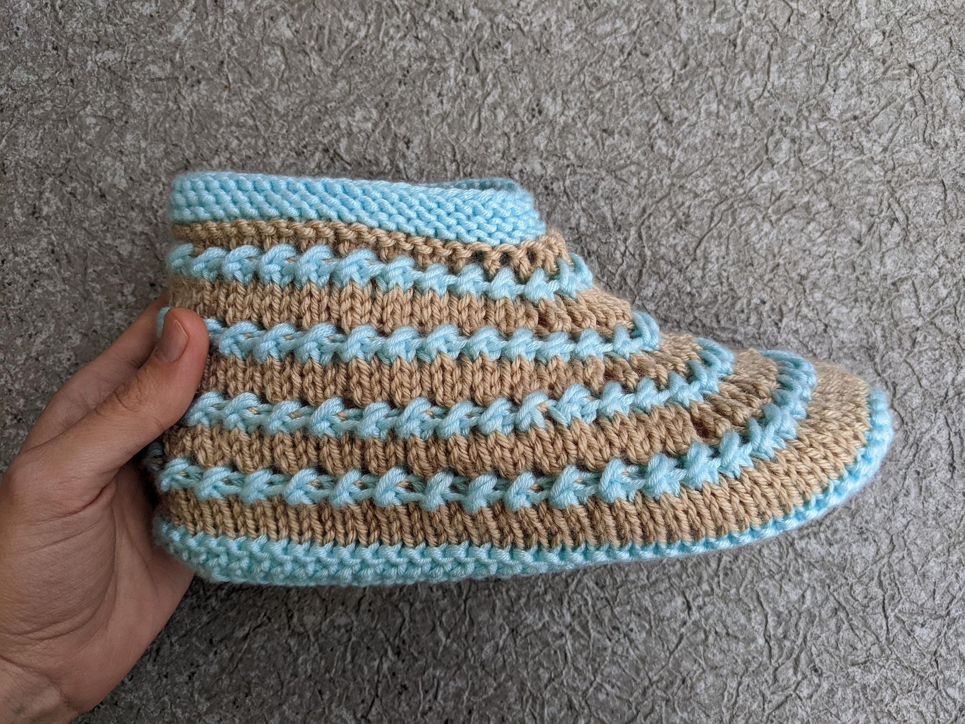 Flat Knit Slipper Booties Pattern product image (1)