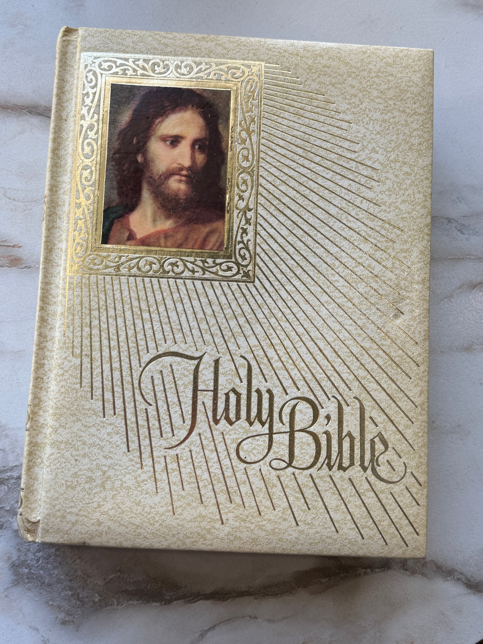 1981–1982 | New American Bible | Catholic Fireside Family Edition | Includes Tobit, Judith, Wisdom, Sirach, Baruch & 1–2 Maccabees product image (1)