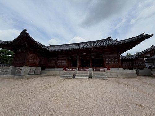 We wrapped up a great trip to Seoul, South Korea. We split our time in two different parts of the city in order to better exp...