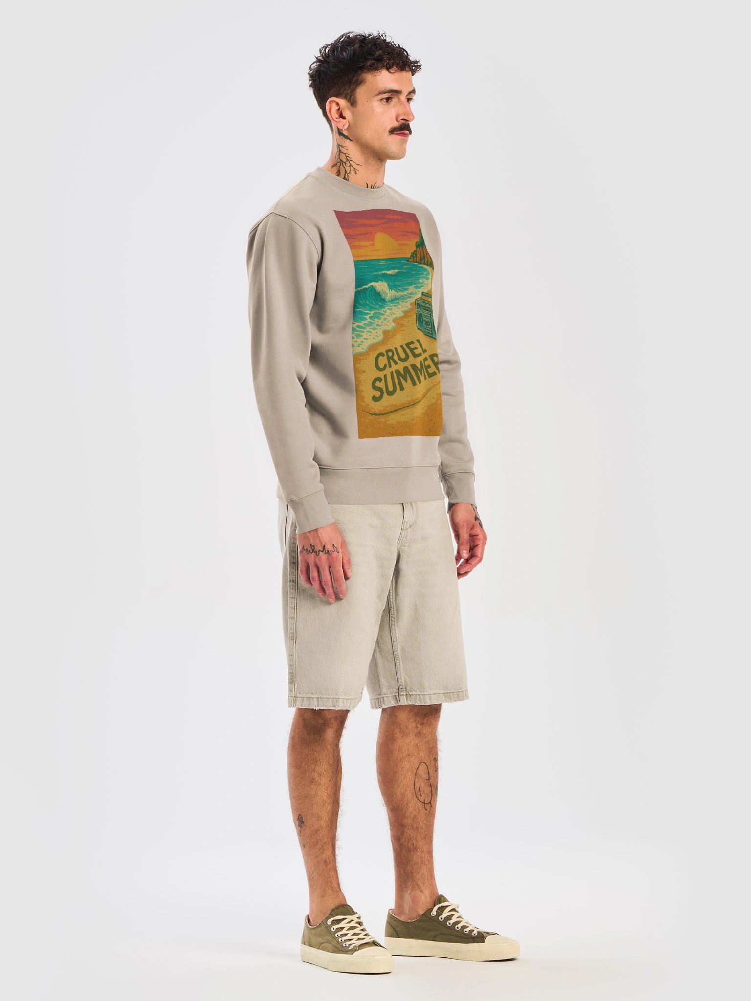 The CRUEL SUMMER Graphic Sweatshirt product image (19)