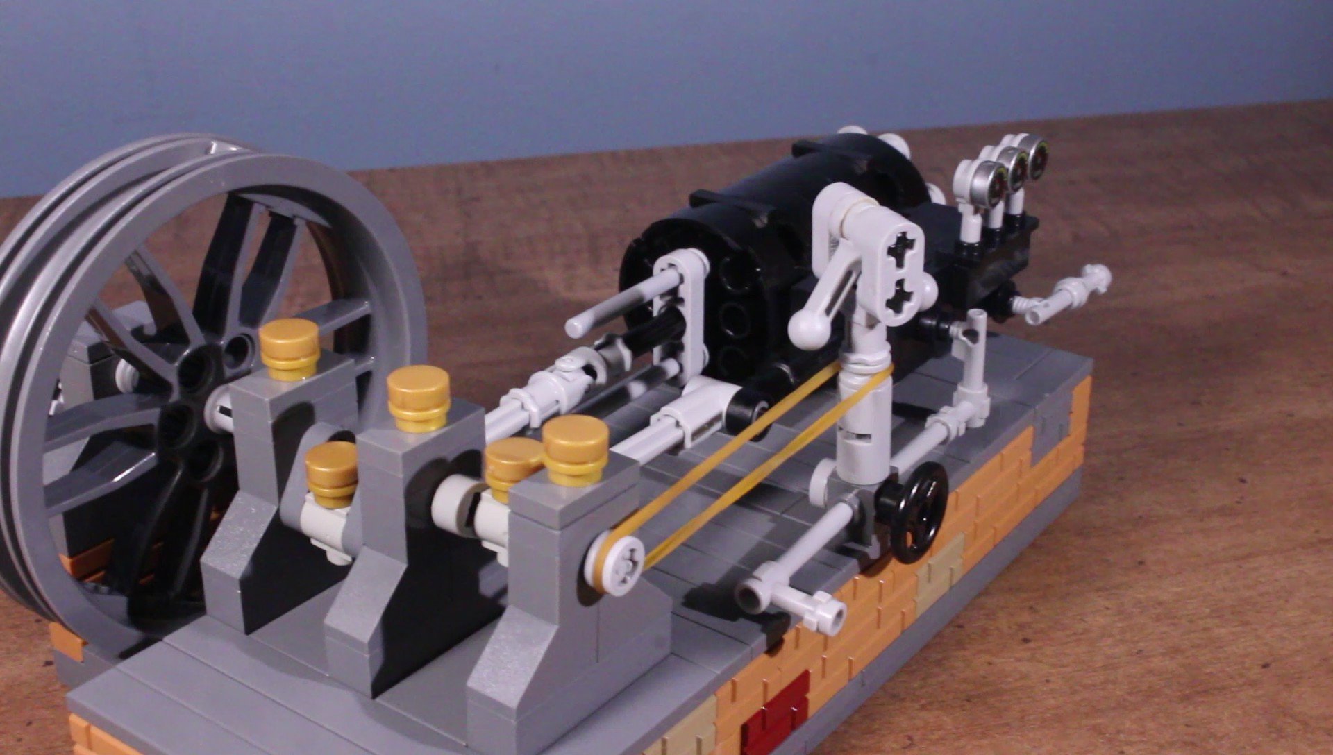 Desktop Steam Engine MOC product image (2)
