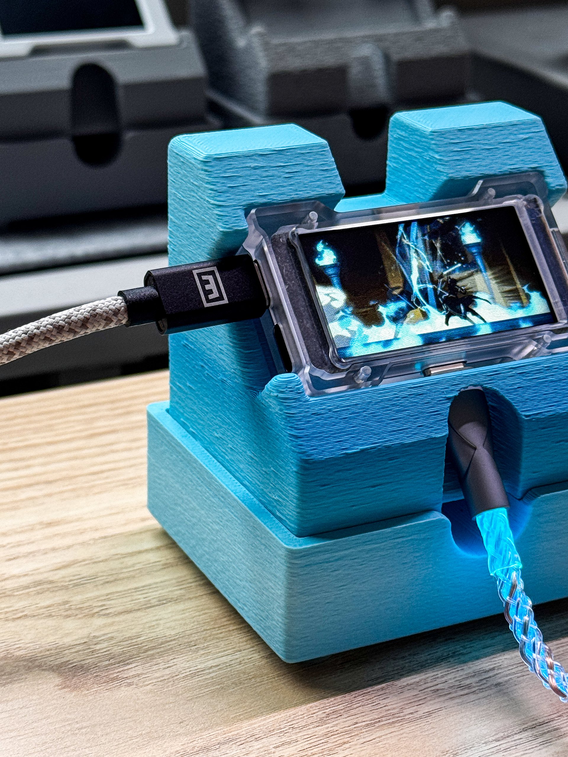 HM Lab 8K Hub Stand product image (3)