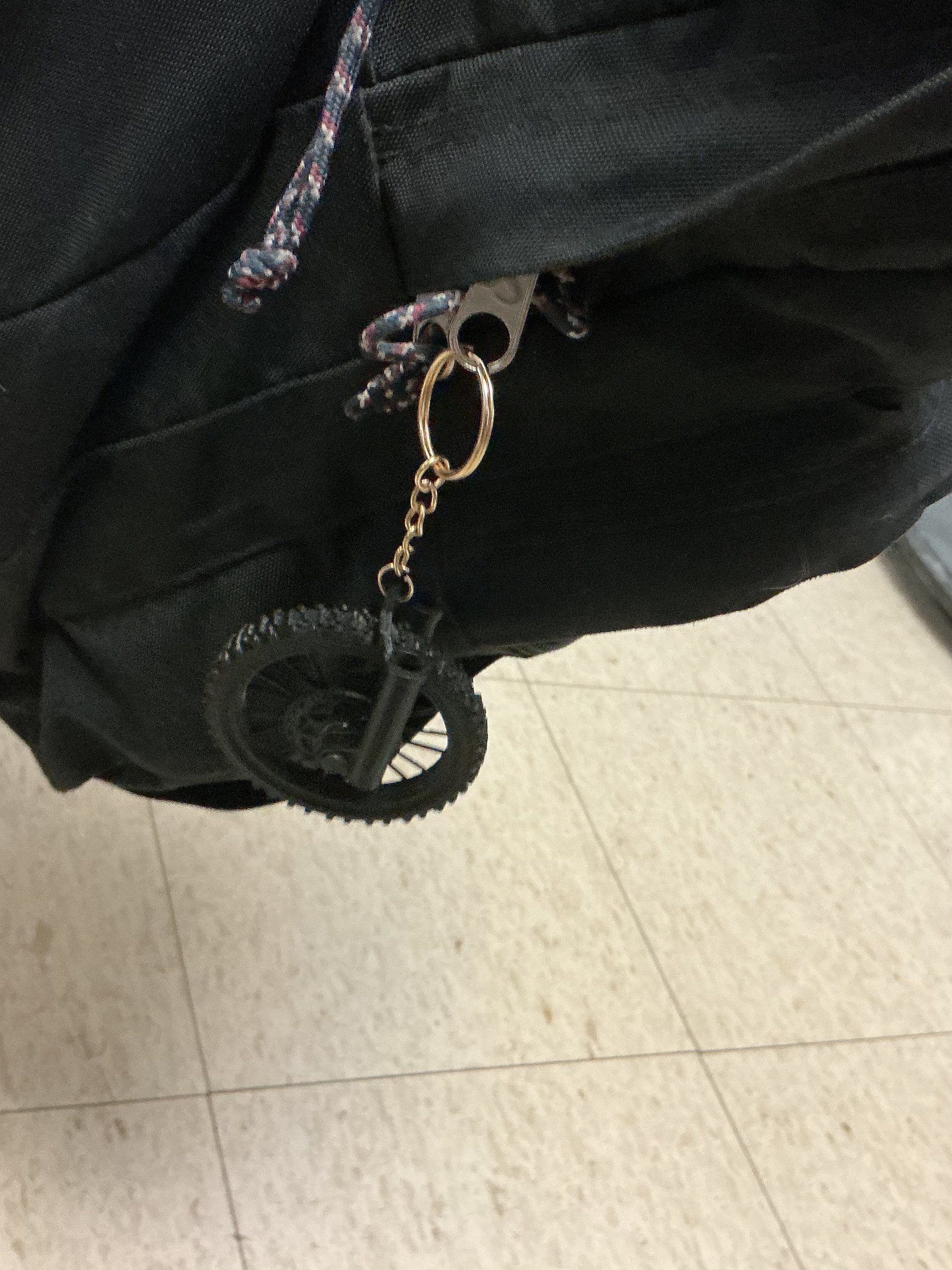 Working Surron wheel keychain product image (5)