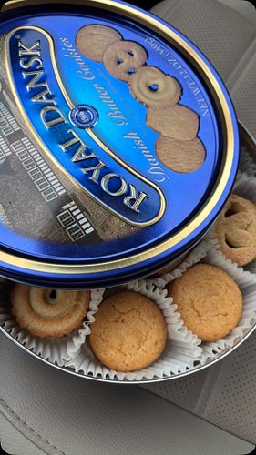 Hold up, there are actually cookies inside 😳
