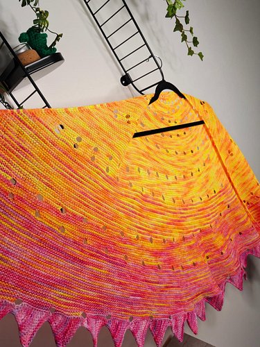Camp Craft Shawl ☀️

---

My most recent finish came off the blocking mats and o m g these colours look stunning! It's a mass...