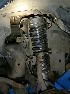 Suspension install got tricky? This quick tip makes it SO much easier. Trust the process! #CarRepair #MechanicTips #DIYAuto #CarHacks #Auto