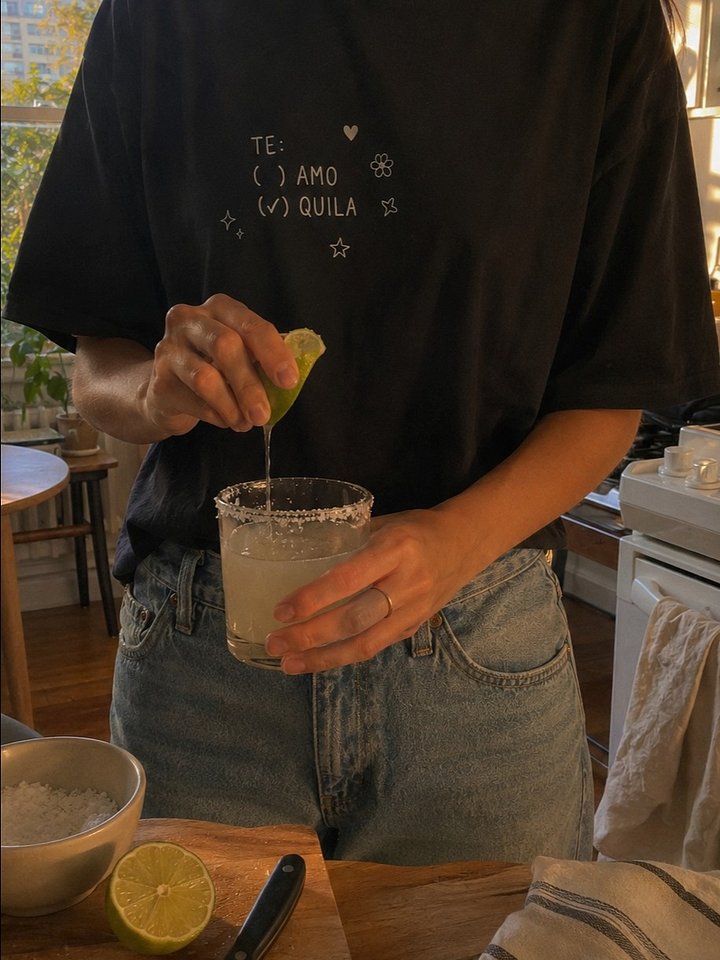 TE:(✓)QUILA Tee product image (1)