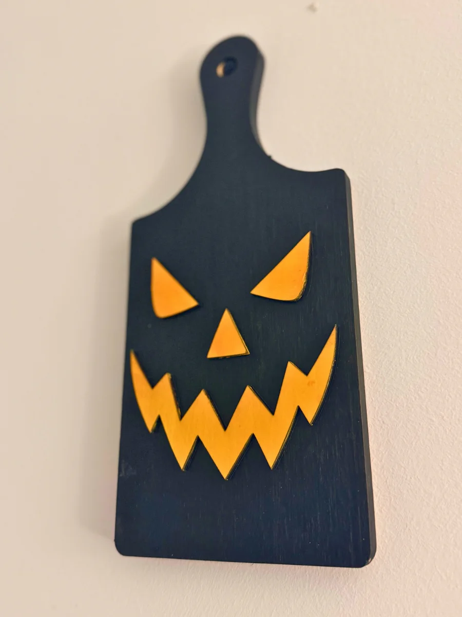Spooky Jack-O’-Lantern Wooden Paddle Sign | Scary Halloween Decor product image (3)