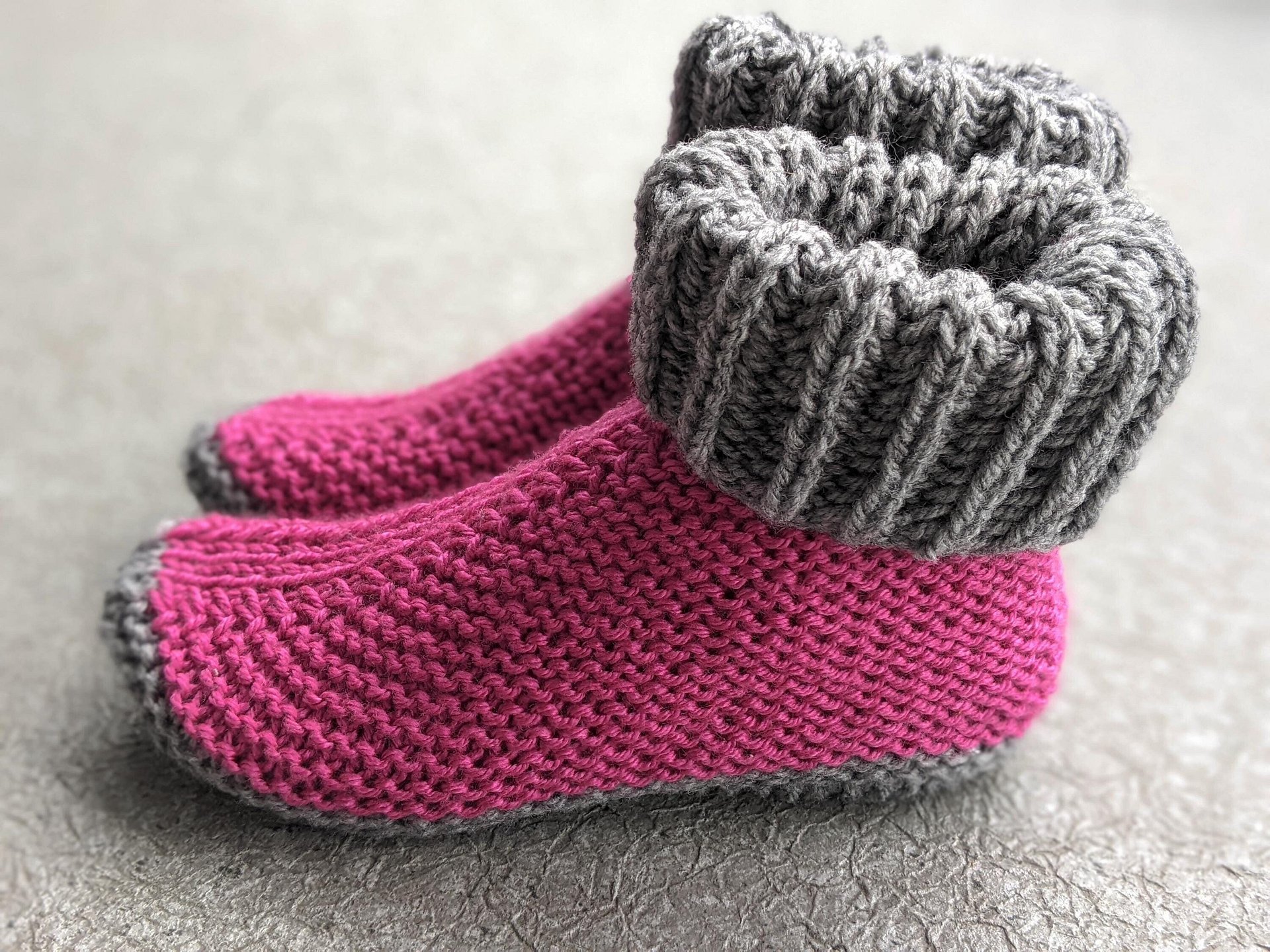 Flat Knit Slipper Socks with Folded Cuff Pattern product image (2)