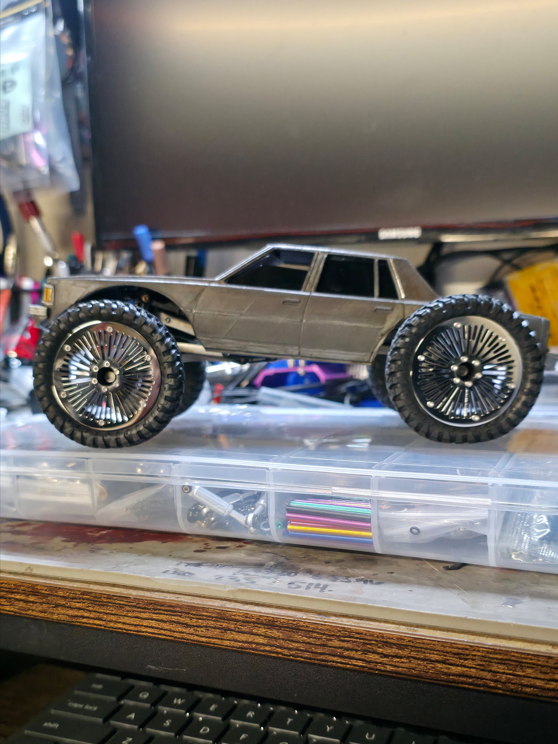 1.8 mofo valowrider collab wheels product image (4)