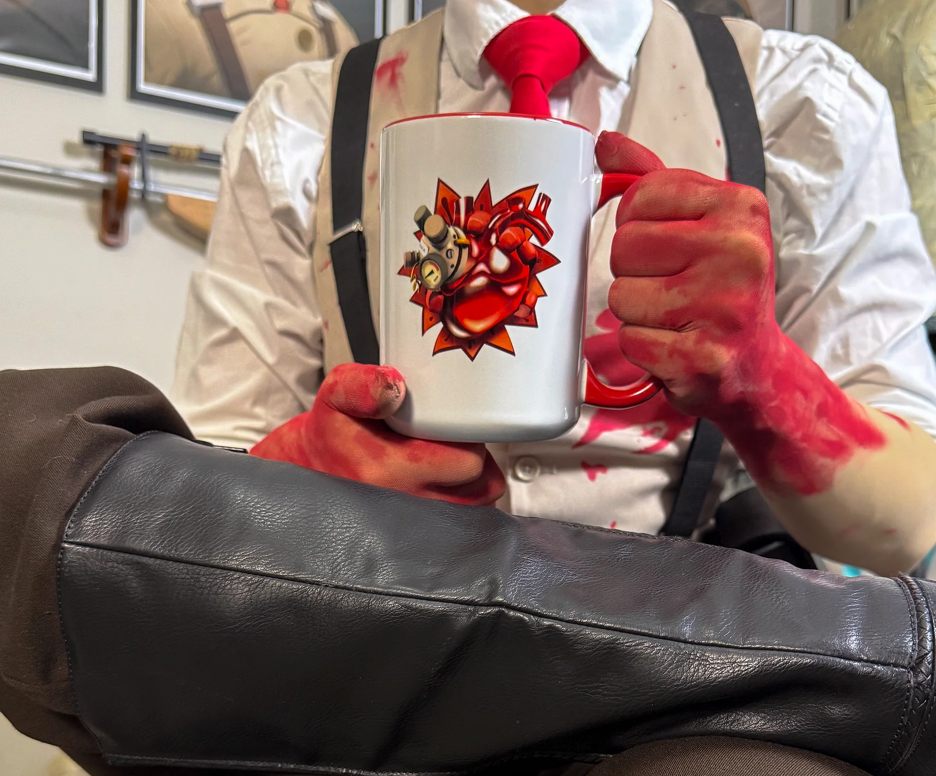 Team Fortress 2 Über Heart Mug + BTS Discord Pass! product image (7)