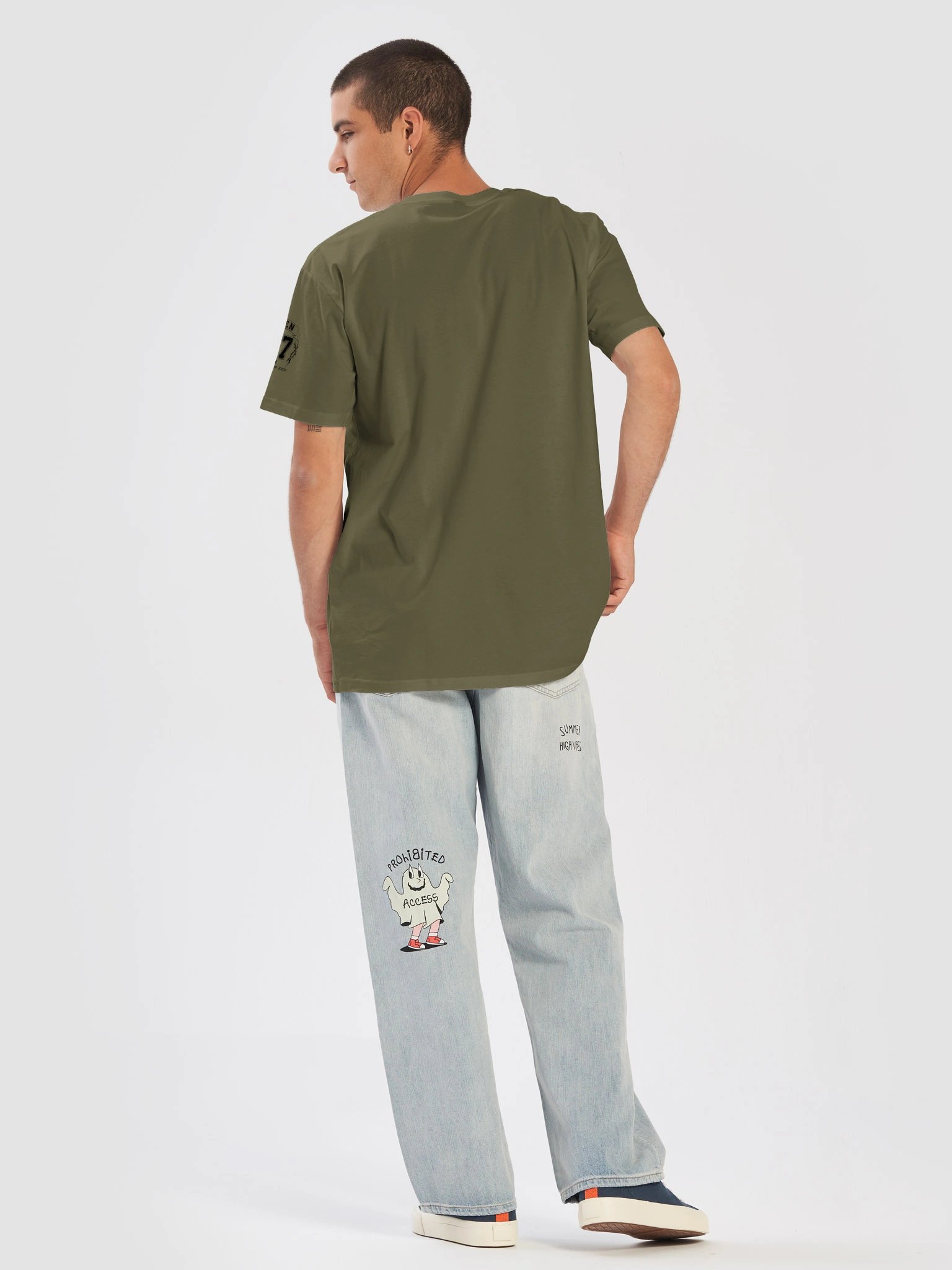 Minimal Black Premium Tee product image (6)